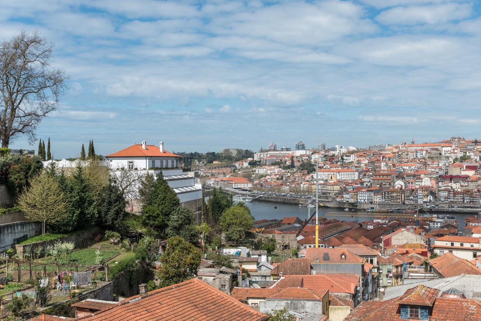 Guestready - Spacious Modern Stay In Porto บีลาโนวาเดกายา ภายนอก รูปภาพ